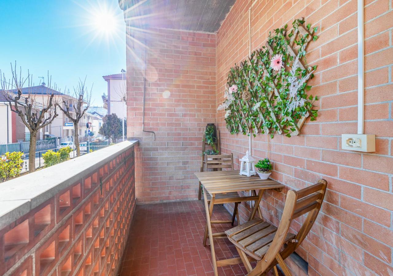 Ferienwohnung Garden House - Con Terrazzo Grugliasco Exterior foto