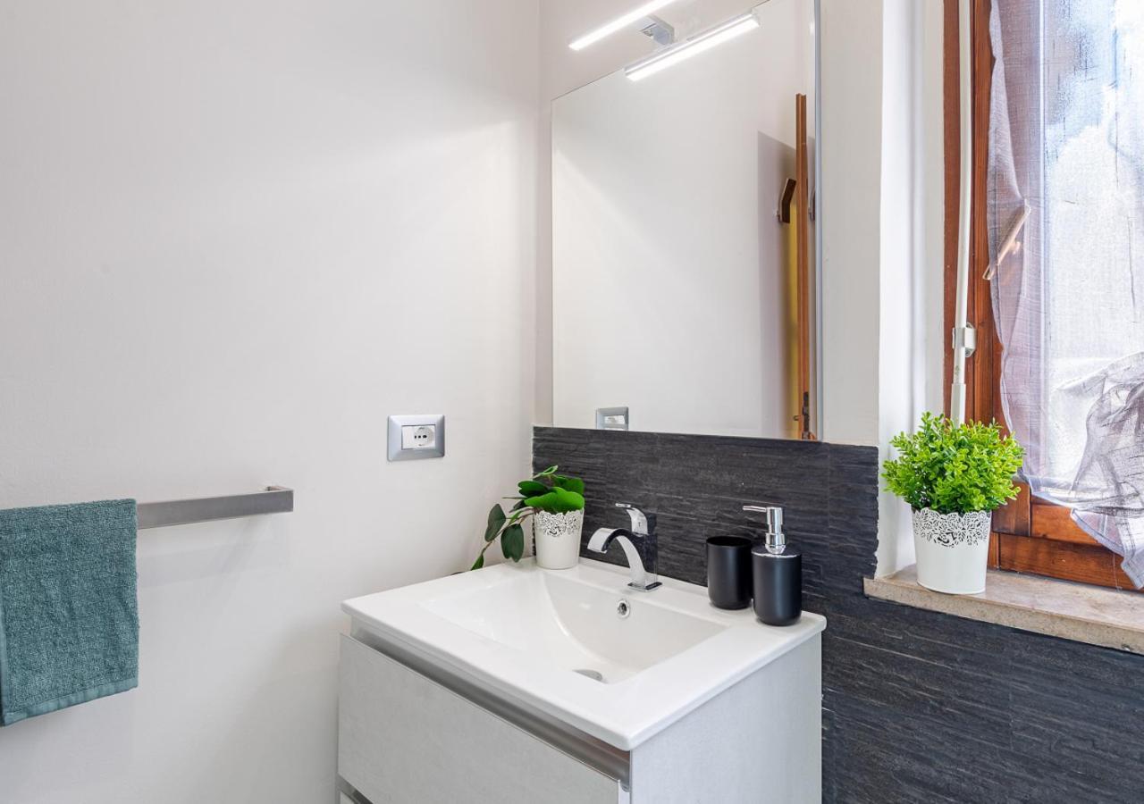 Ferienwohnung Garden House - Con Terrazzo Grugliasco Exterior foto